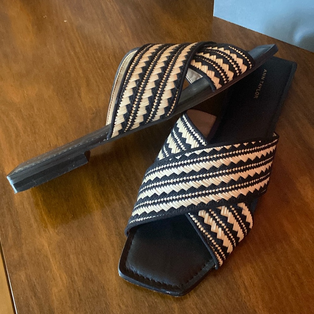 Ann Taylor women’s woven straw sandal slide 9.5